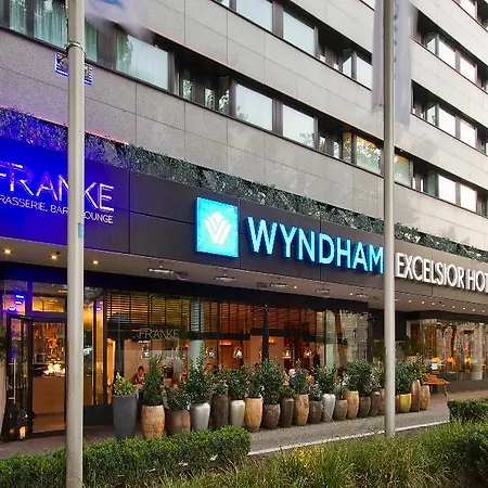 מלון Wyndham Excelsior 4*