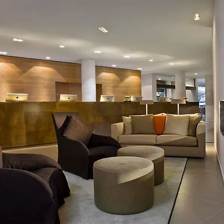 מלון Wyndham Excelsior 4*