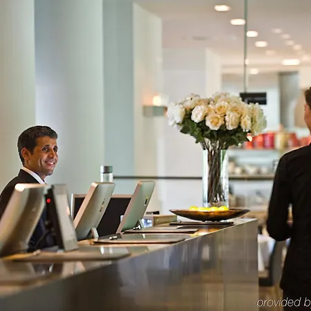 Ξενοδοχείο Wyndham Excelsior